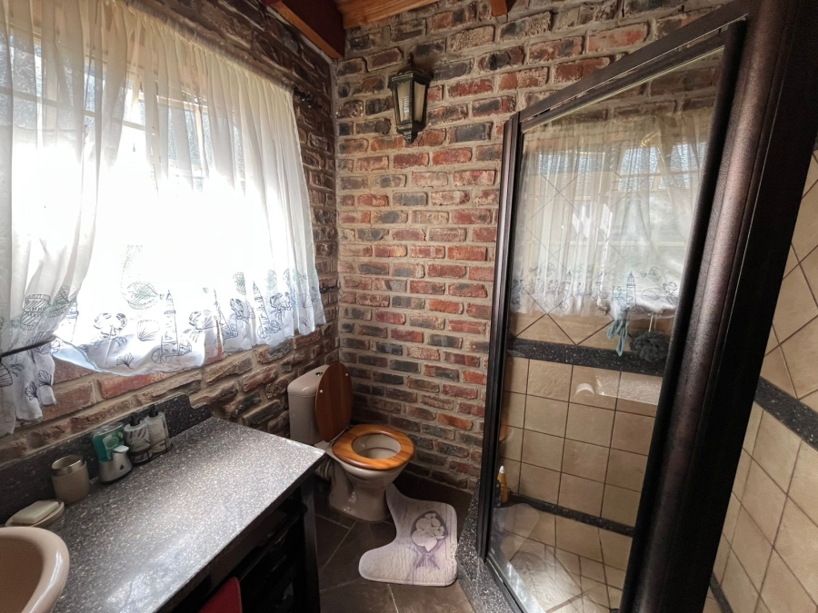 6 Bedroom Property for Sale in Bainsvlei Free State